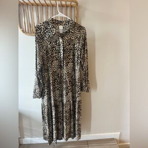 H&M maxi leopard print dress - size medium